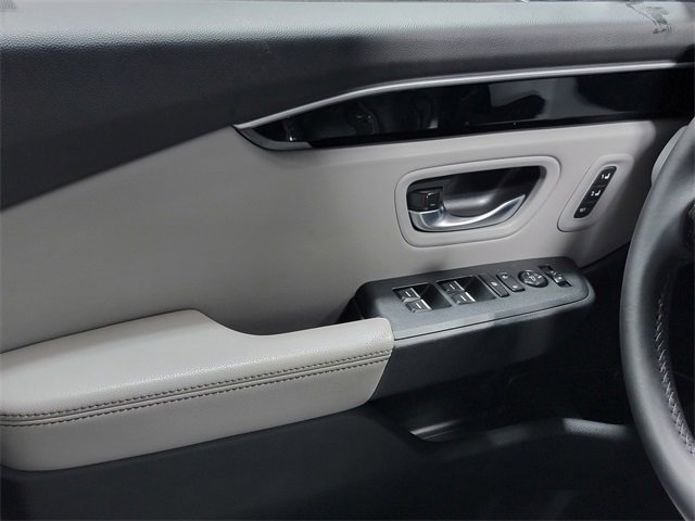 Used 2025 Honda Pilot EX-L image 22