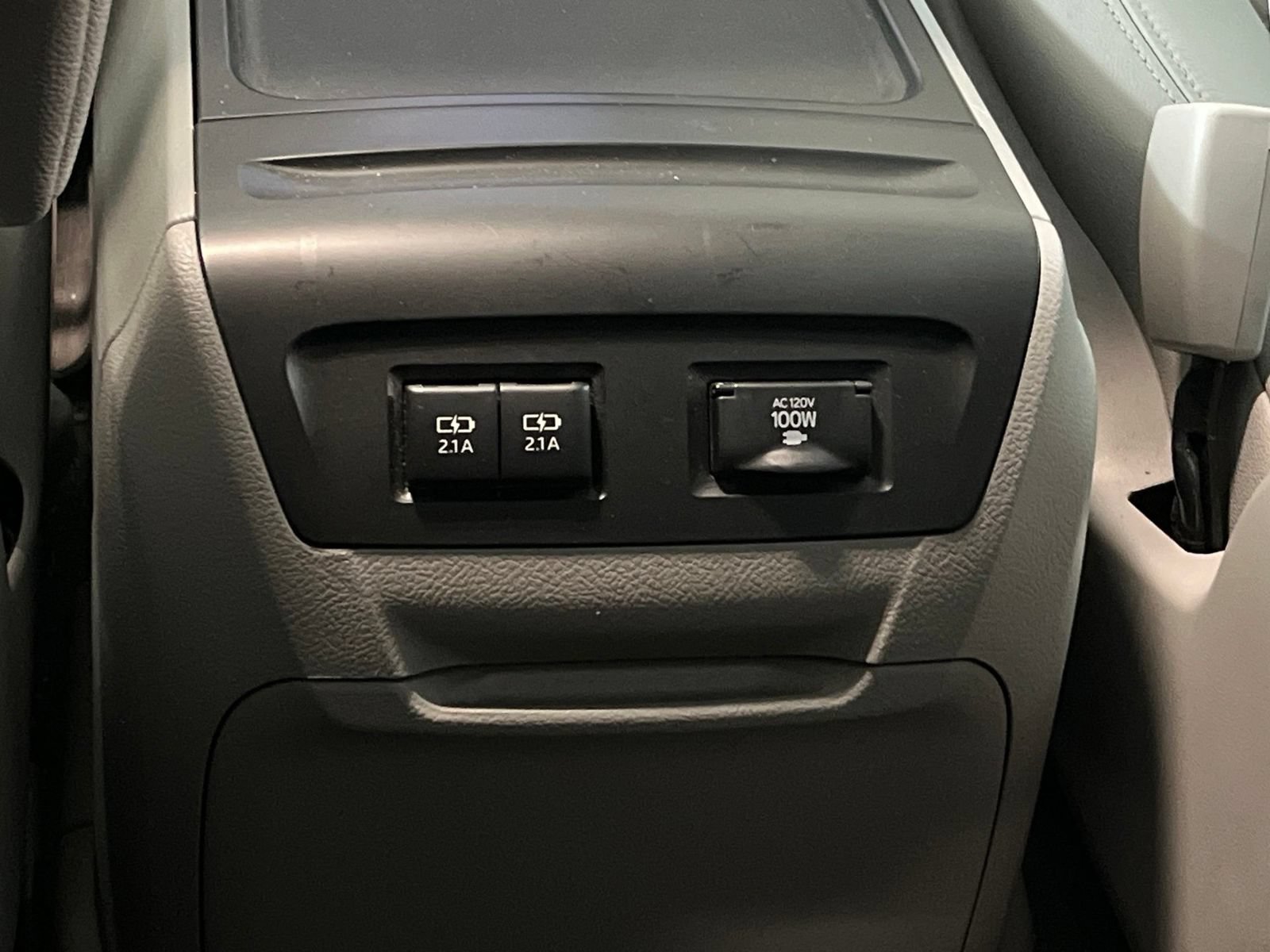 Used 2019 Toyota Sienna XLE w/ XLE Navigation Package FWD image 40