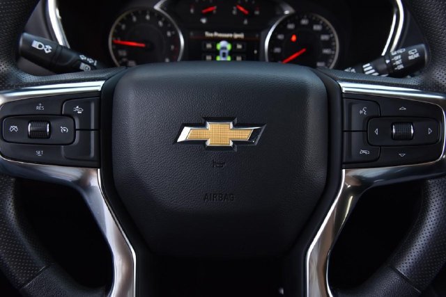 Used 2025 Chevrolet Blazer LT AWD/4WD image 16