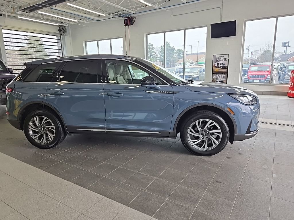 Used 2023 Lincoln Corsair AWD w/ Equipment Group 101A image 17