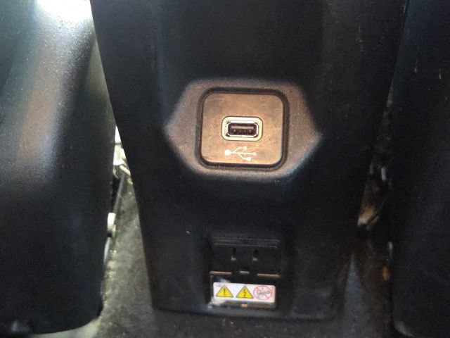 Used 2020 Jeep Renegade Altitude w/ UConnect 8.4 Nav Group FWD image 16