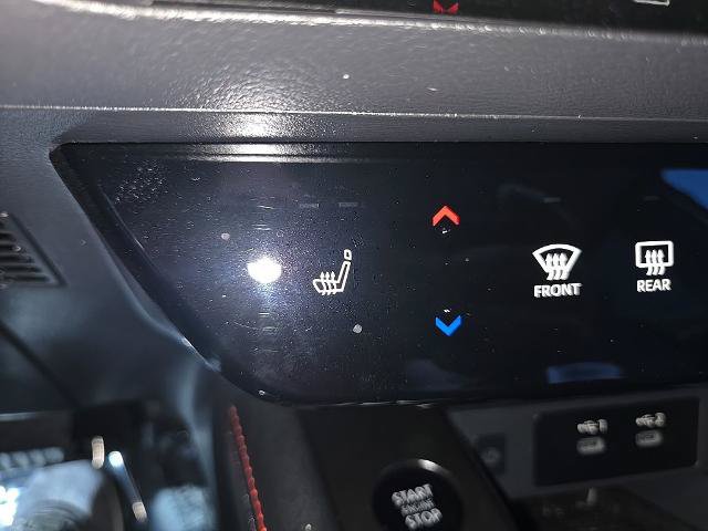 Certified 2025 Nissan Kicks SR w/ SR Premium Package AWD/4WD image 19