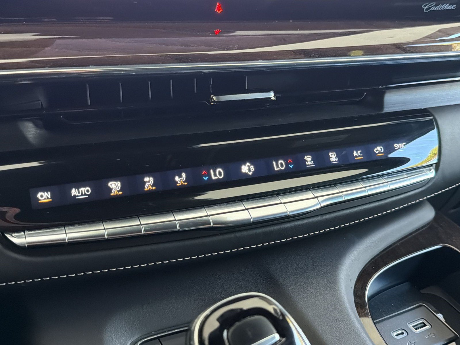 Used 2023 Cadillac Escalade ESV Sport Platinum w/ LPO, ONYX Package AWD/4WD image 18