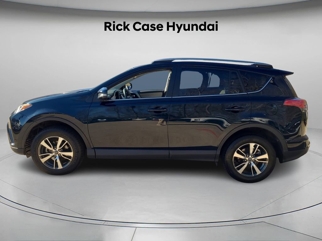 Used 2018 Toyota RAV4 XLE image 3