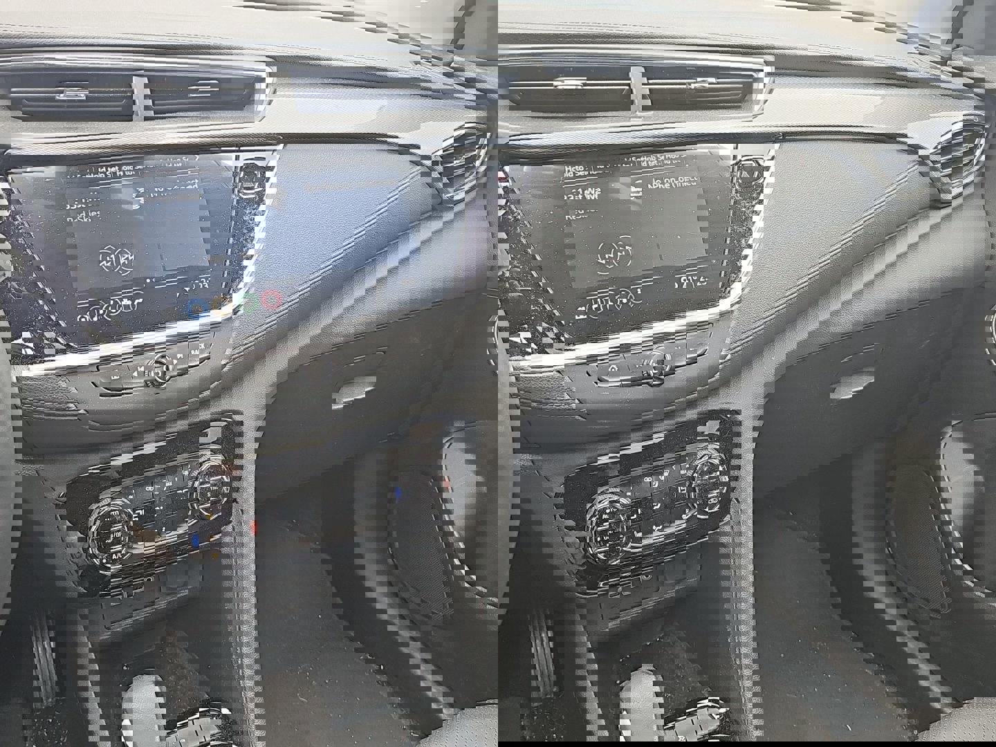 Used 2023 Buick Encore GX Essence w/ Experience Buick Package image 9