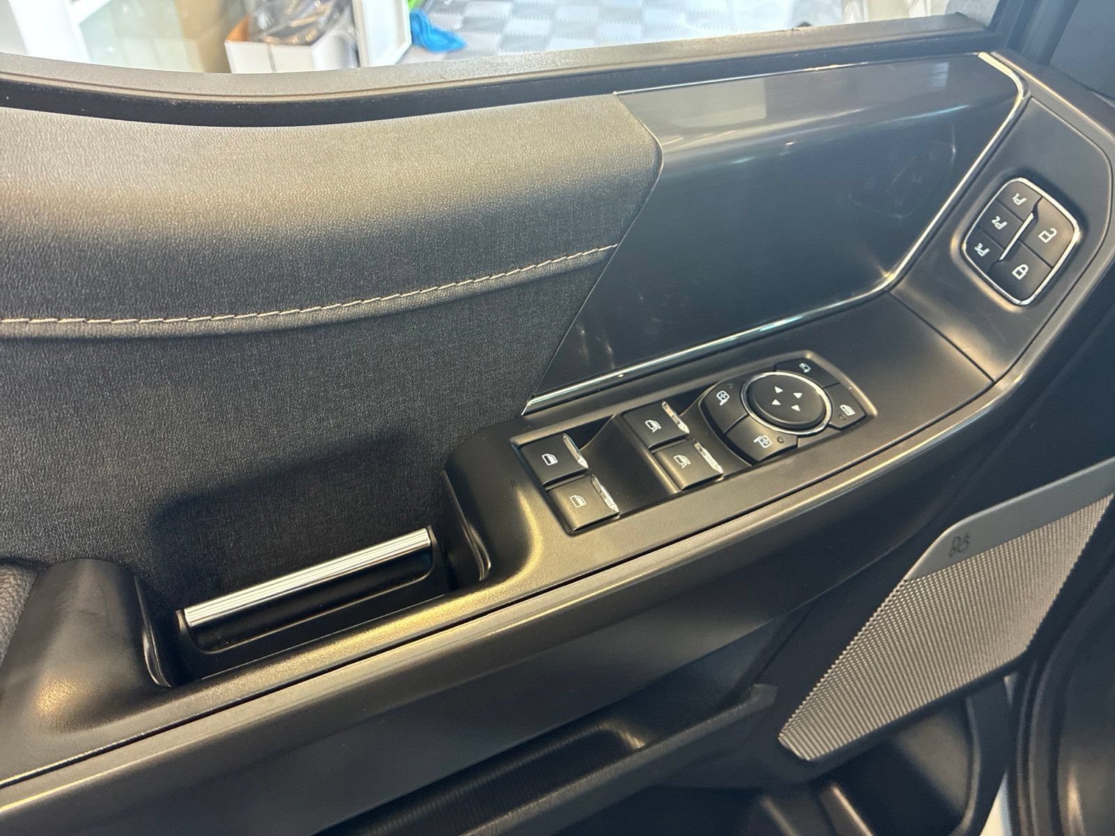 Used 2024 Ford F150 Lariat AWD/4WD image 12
