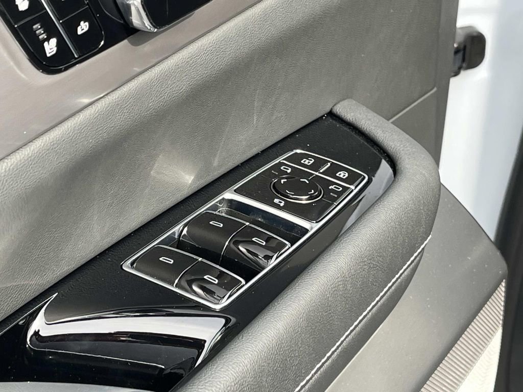 New 2026 Cadillac Vistiq Luxury image 24