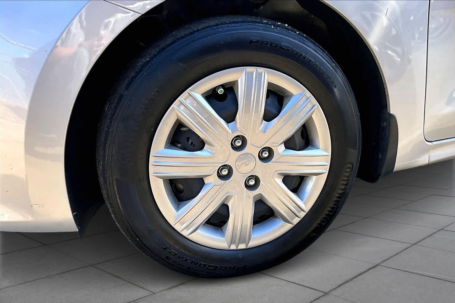 Used 2023 Kia Rio LX image 10