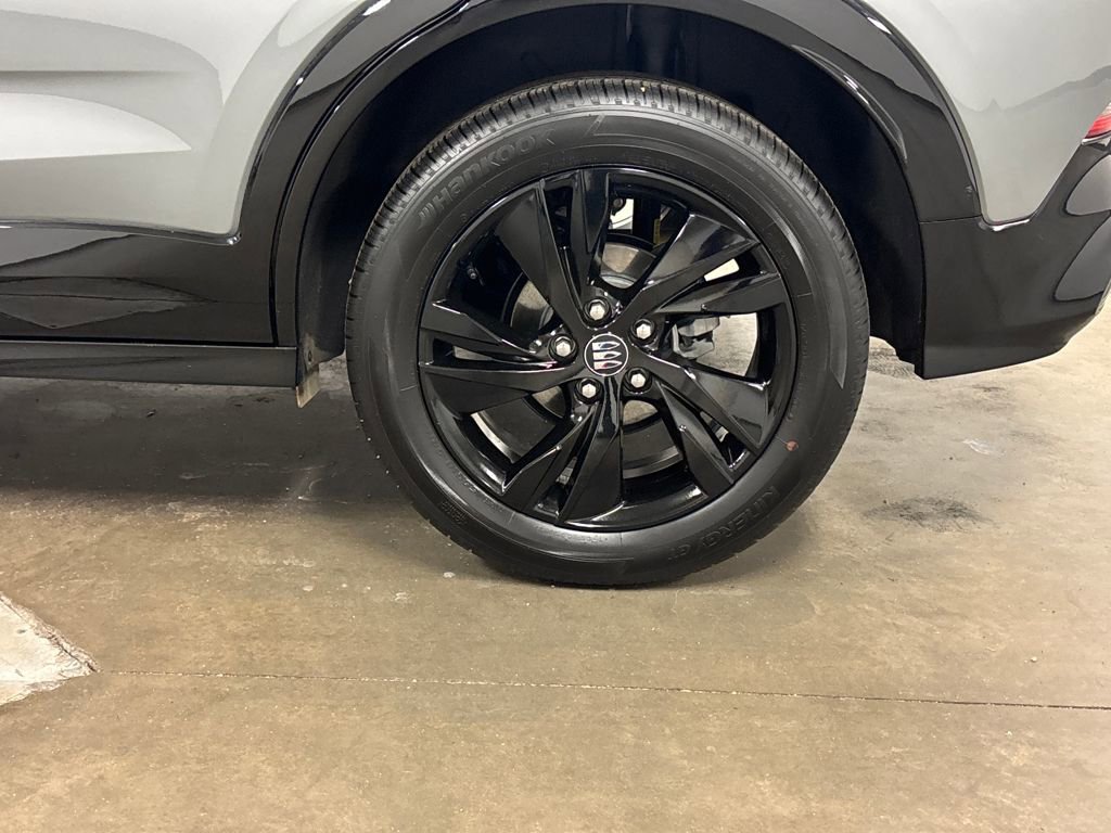 Used 2025 Buick Encore GX Sport Touring image 14