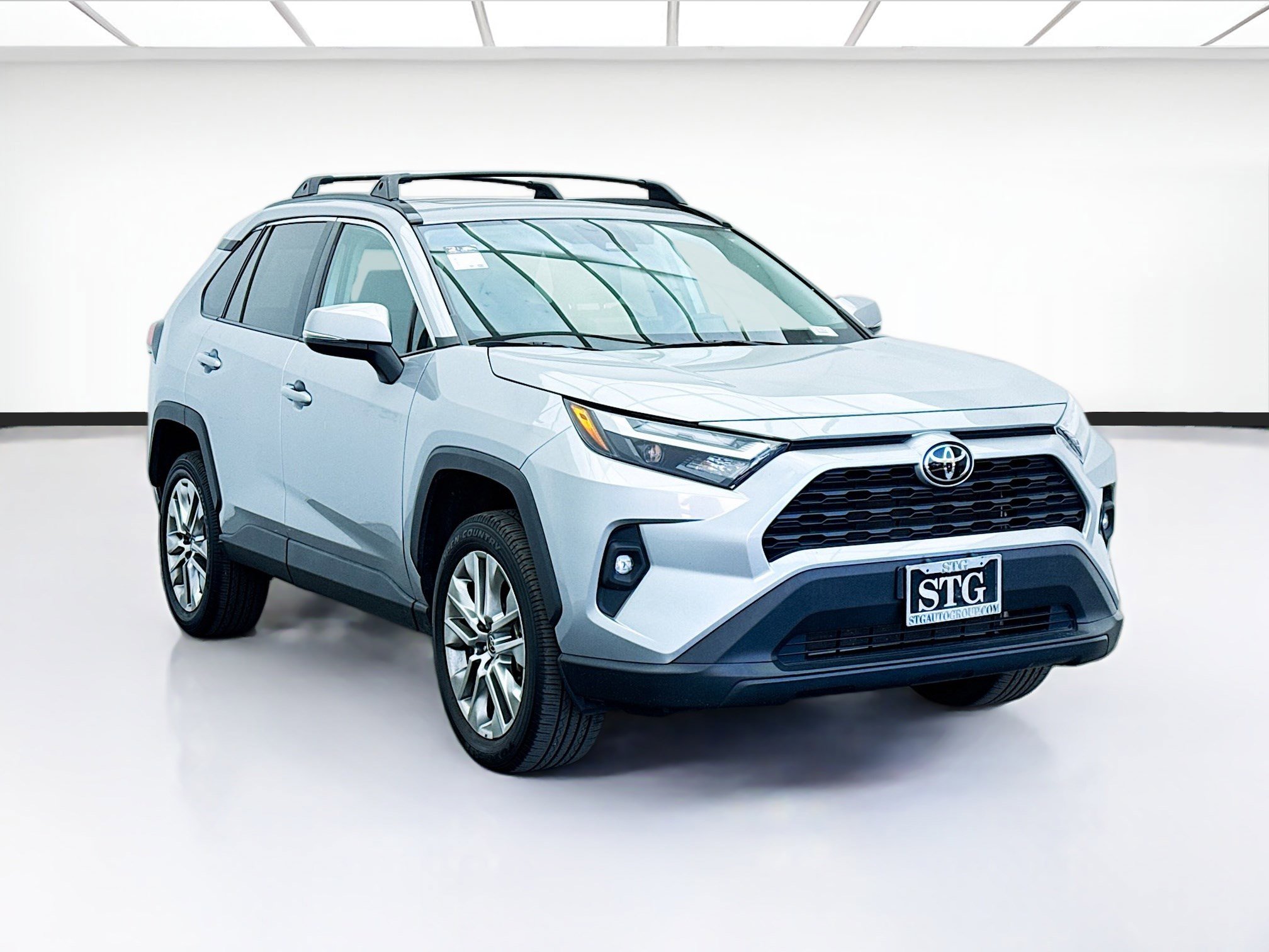 Used 2024 Toyota RAV4 XLE Premium image 3