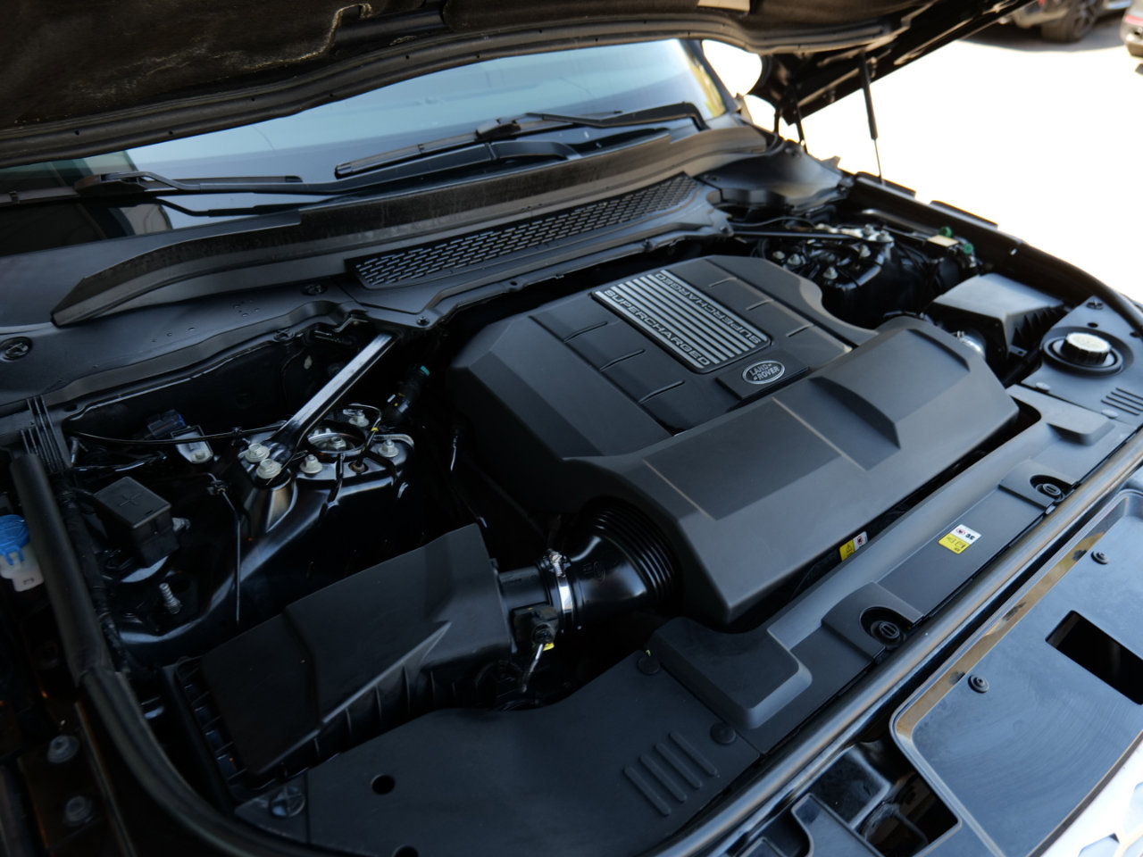 Used 2015 Land Rover Range Rover Sport HSE image 54