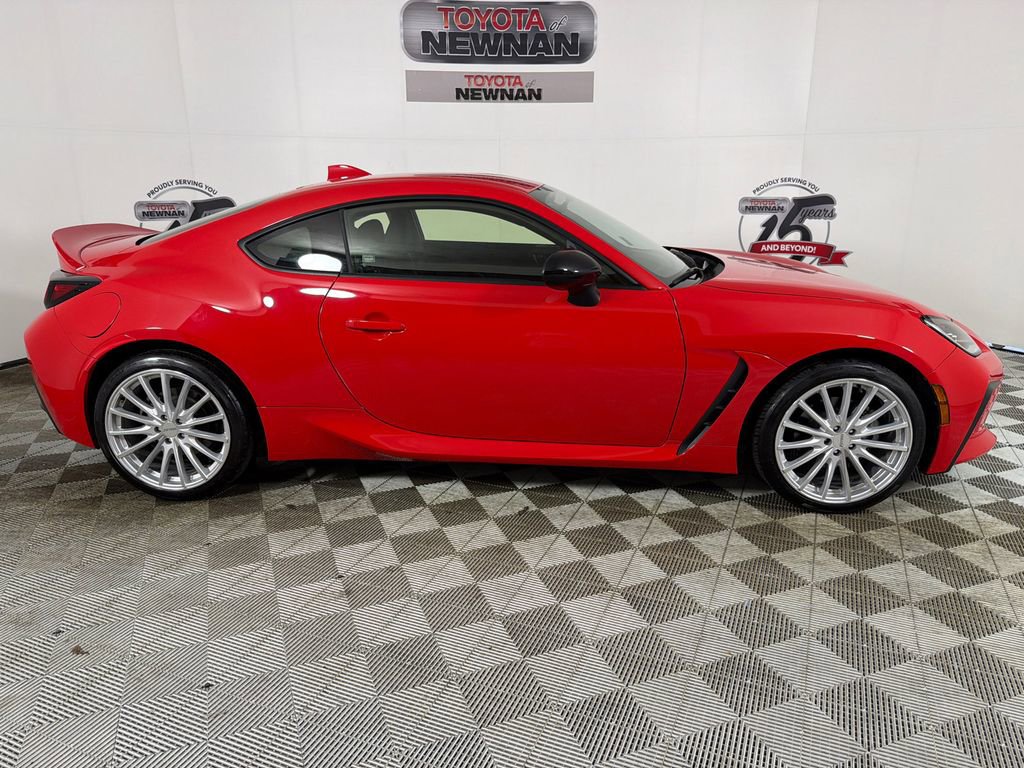 Used 2023 Toyota GR86 Premium RWD image 2