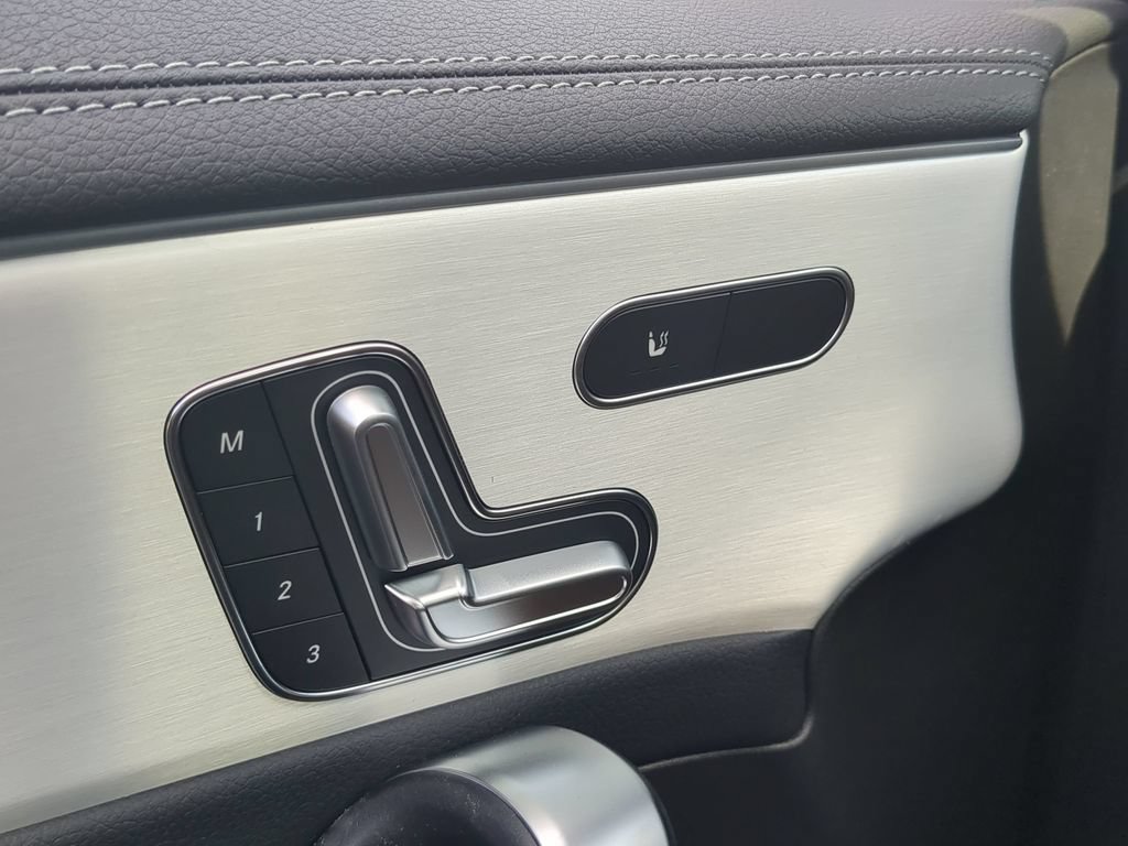 Certified 2025 Mercedes-Benz CLA 250 4MATIC image 11