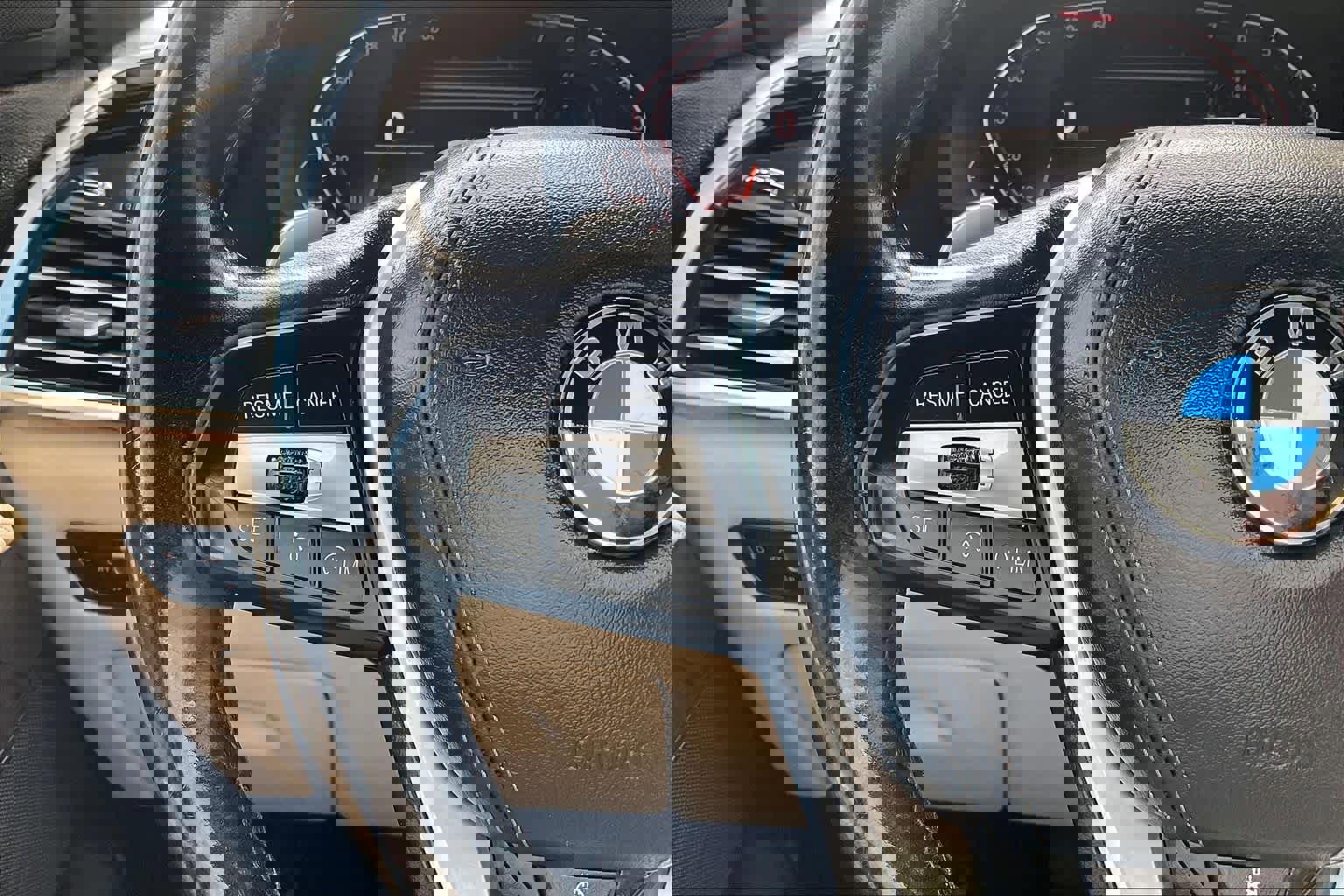 Used 2019 BMW X5 xDrive40i w/ Premium Package 2 image 24