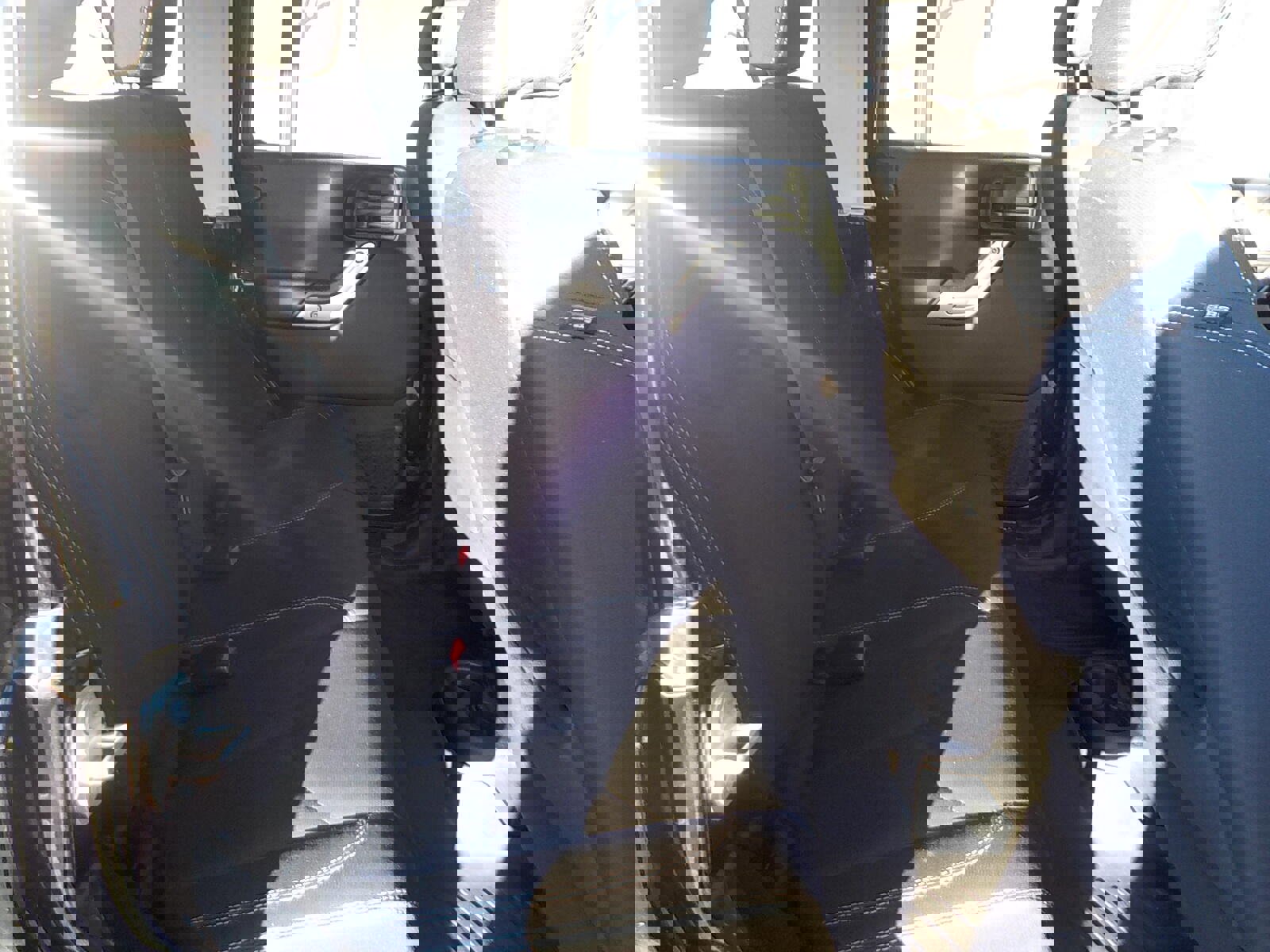 Used 2016 Jeep Wrangler Unlimited Rubicon w/ Connectivity Group image 12