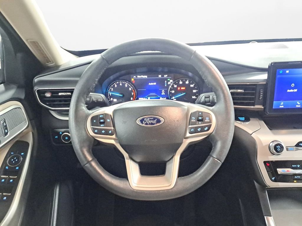 Used 2023 Ford Explorer XLT w/ Equipment Group 202A image 12