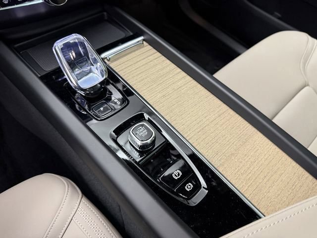 New 2026 Volvo XC60 B5 Core AWD/4WD image 22