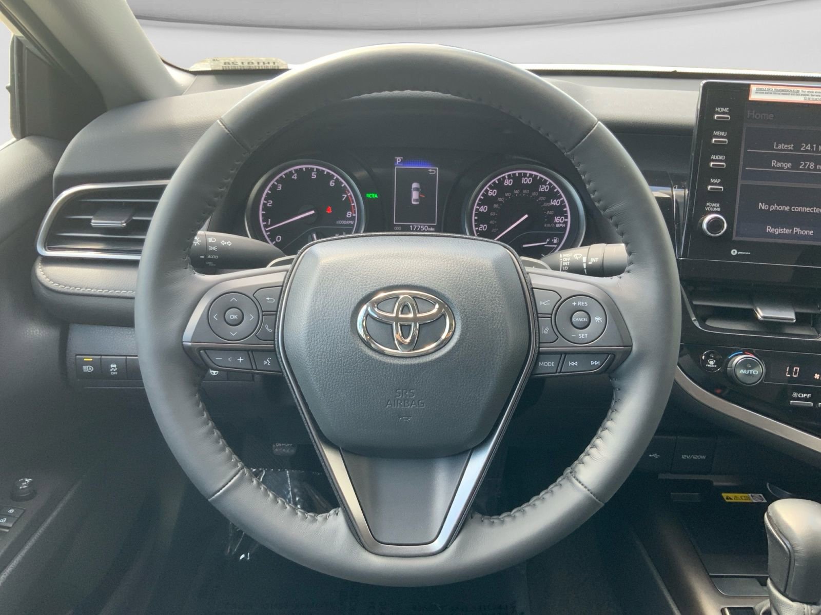Used 2024 Toyota Camry SE w/ Cold Weather Package FWD image 31