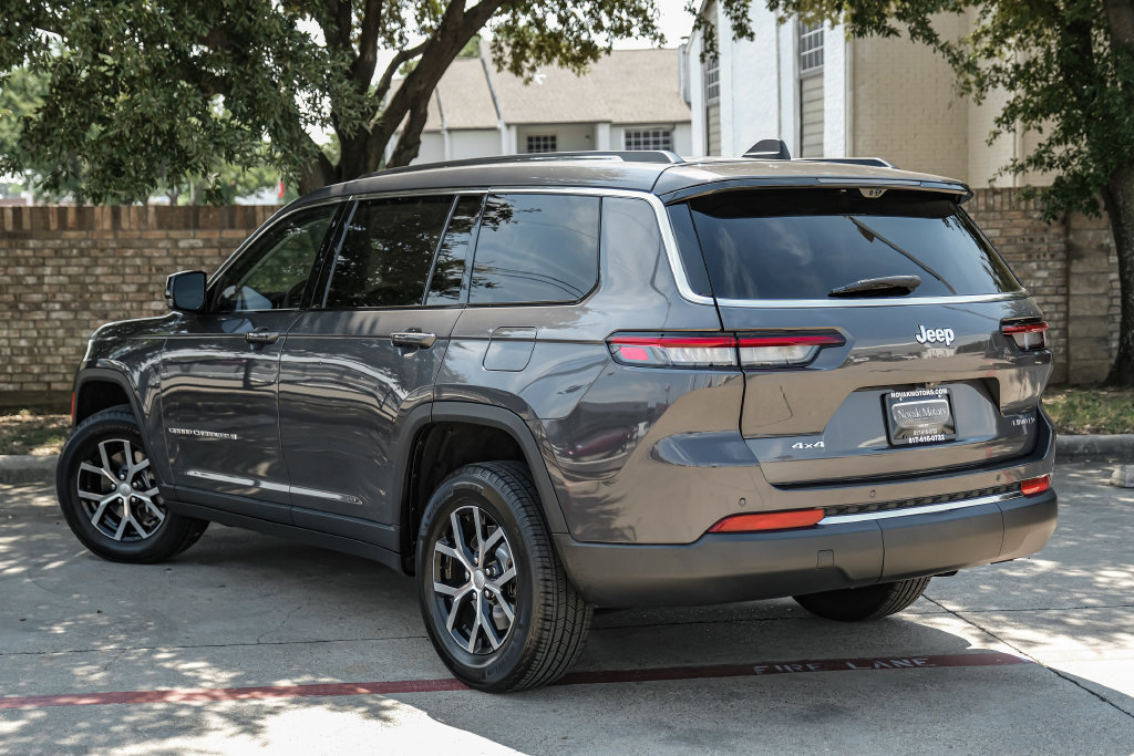 Used 2023 Jeep Grand Cherokee L Limited w/ Luxury Tech Group II AWD/4WD image 19