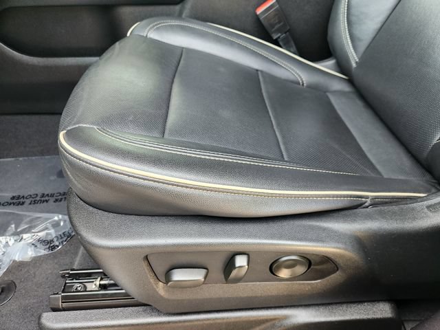 Used 2021 Chevrolet Suburban Premier w/ Premium Package RWD image 27