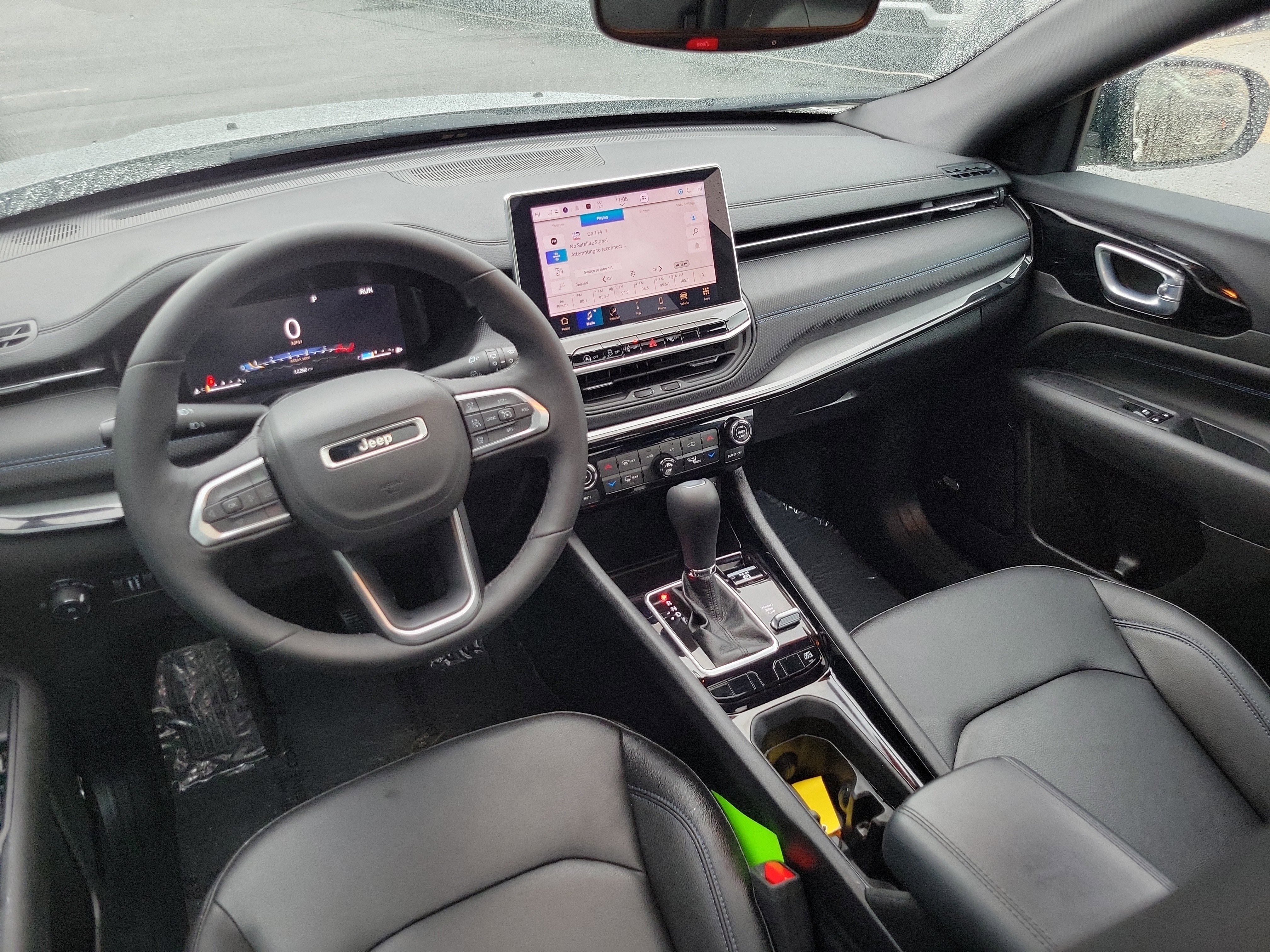 Used 2025 Jeep Compass Limited w/ High Altitude Package image 18