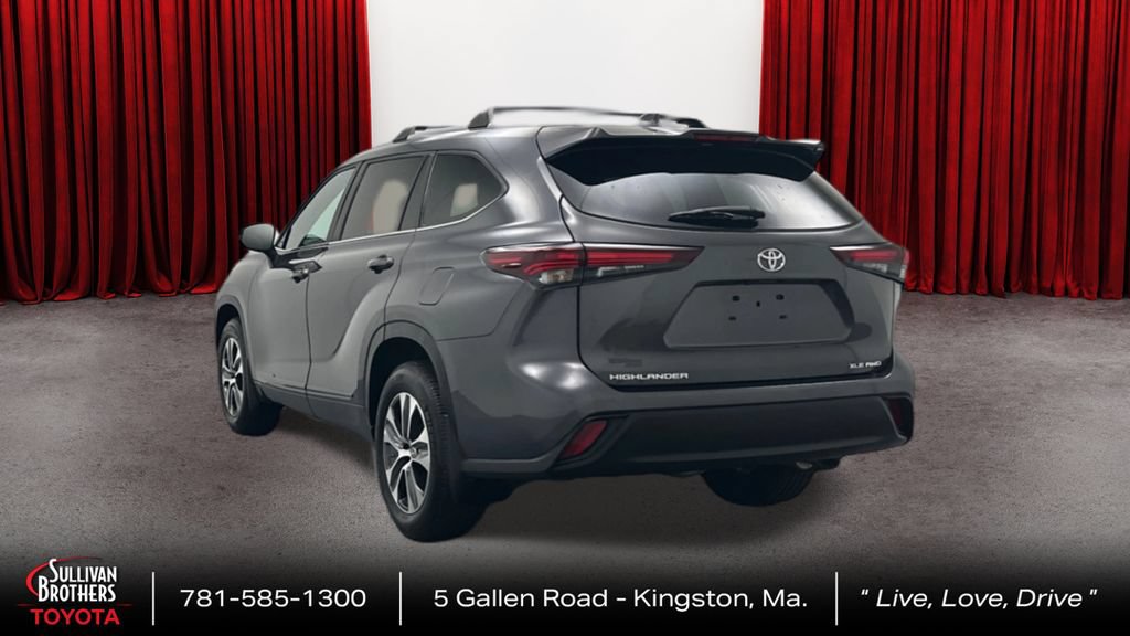 Certified 2024 Toyota Highlander XLE AWD/4WD image 7