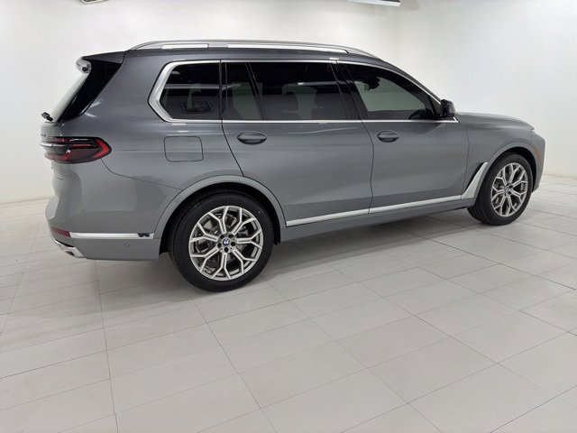 Used 2024 BMW X7 xDrive40i image 6