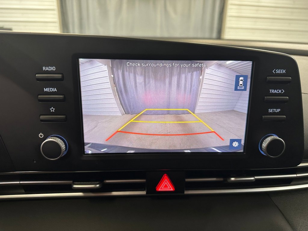 Used 2023 Hyundai Elantra SE image 10