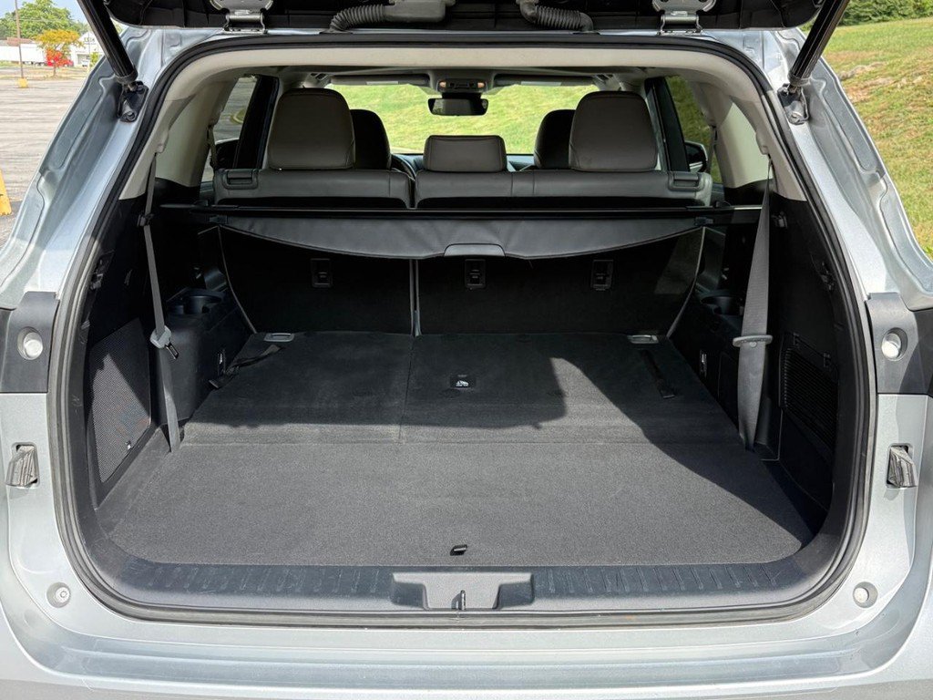 Used 2022 Toyota Highlander Limited AWD/4WD image 4