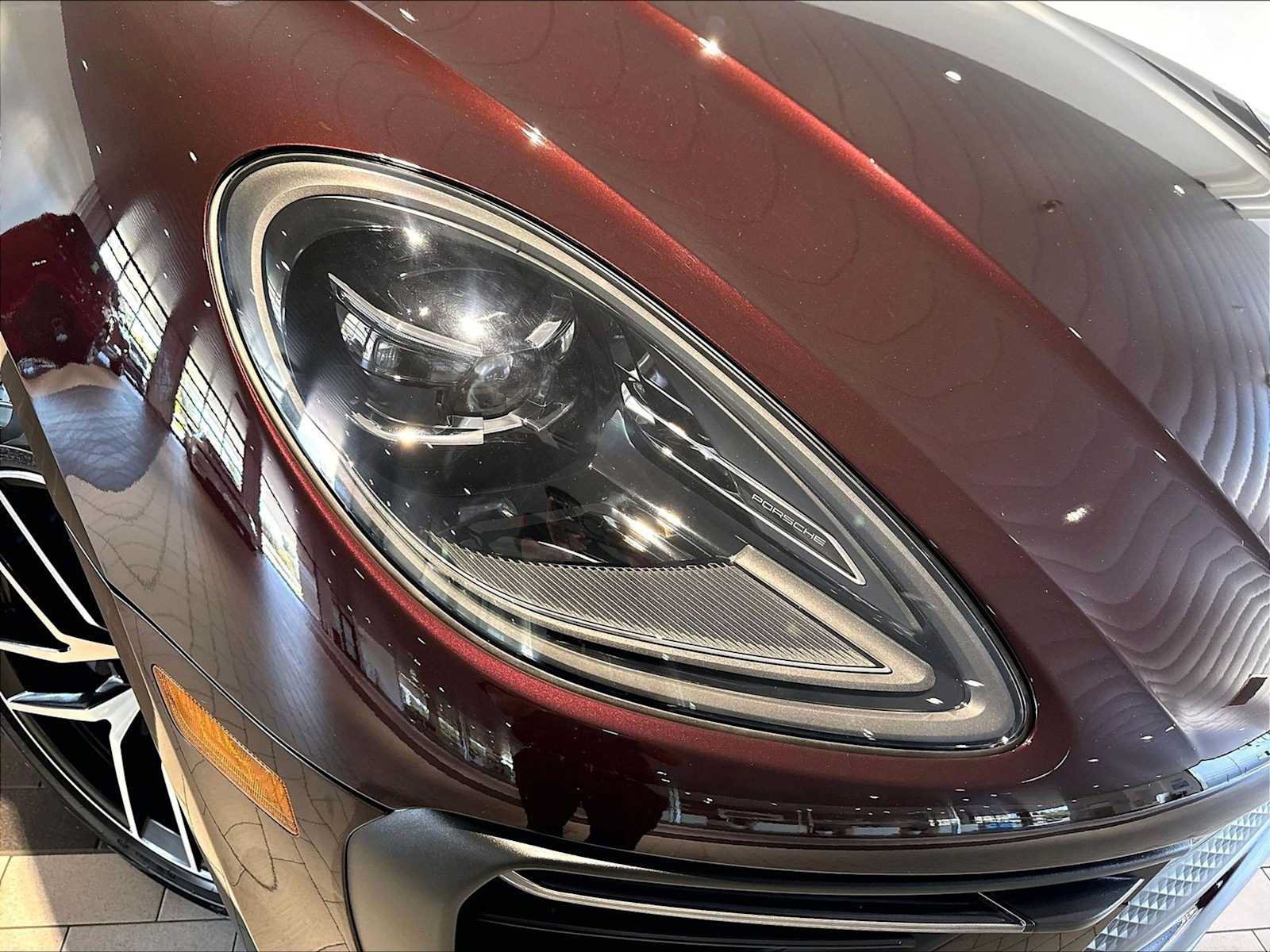 Used 2026 Porsche Macan AWD/4WD image 15
