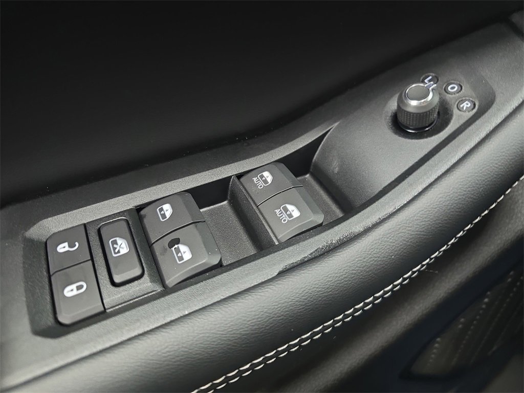 New 2026 Jeep Grand Cherokee Laredo image 28