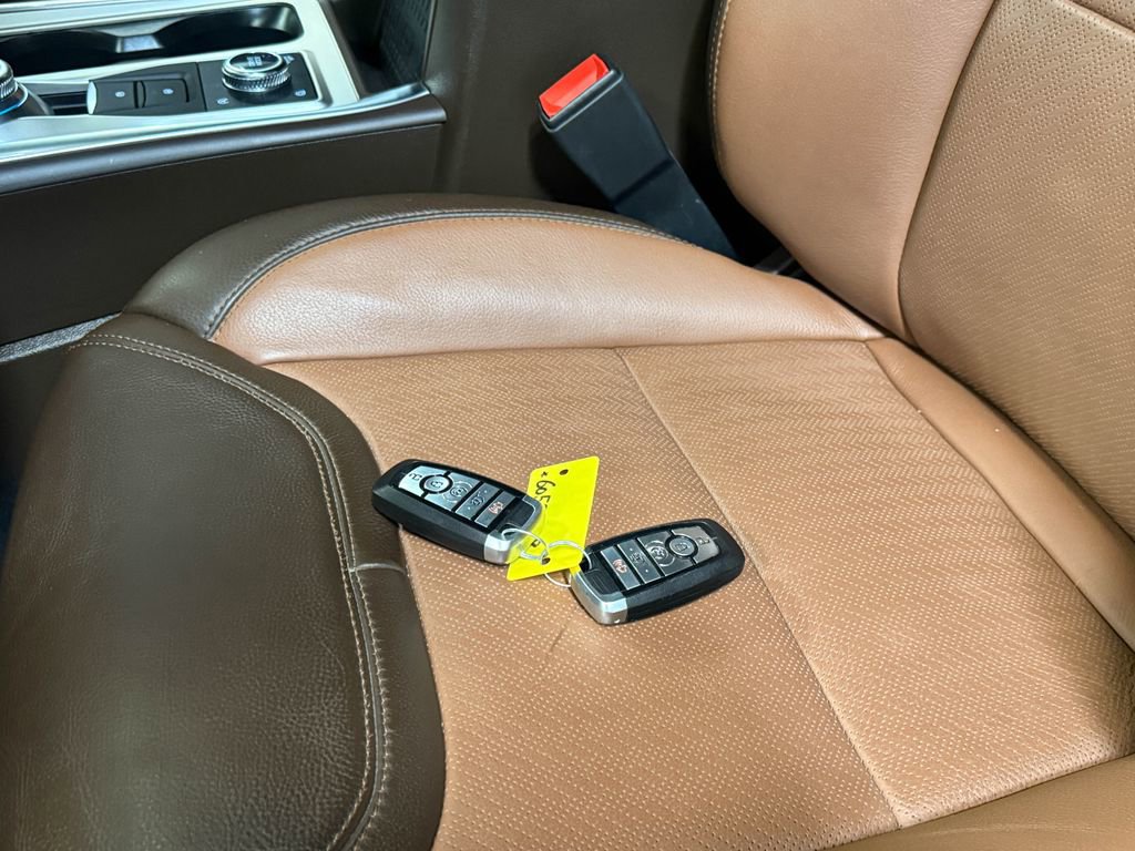 Used 2021 Ford Explorer King Ranch w/ Premium Technology Package image 20