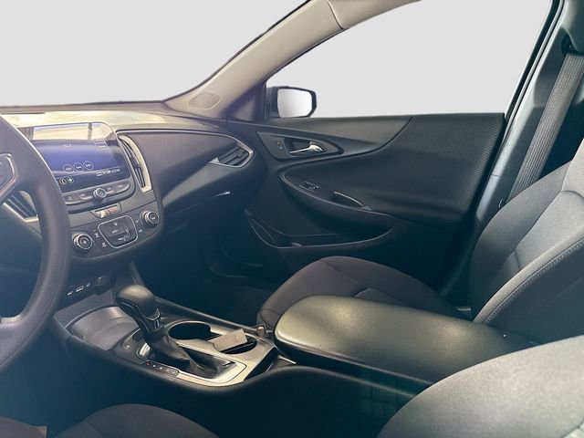 Used 2021 Chevrolet Malibu LS image 22