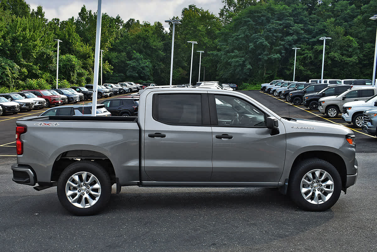 Used 2023 Chevrolet Silverado 1500 Custom AWD/4WD image 6