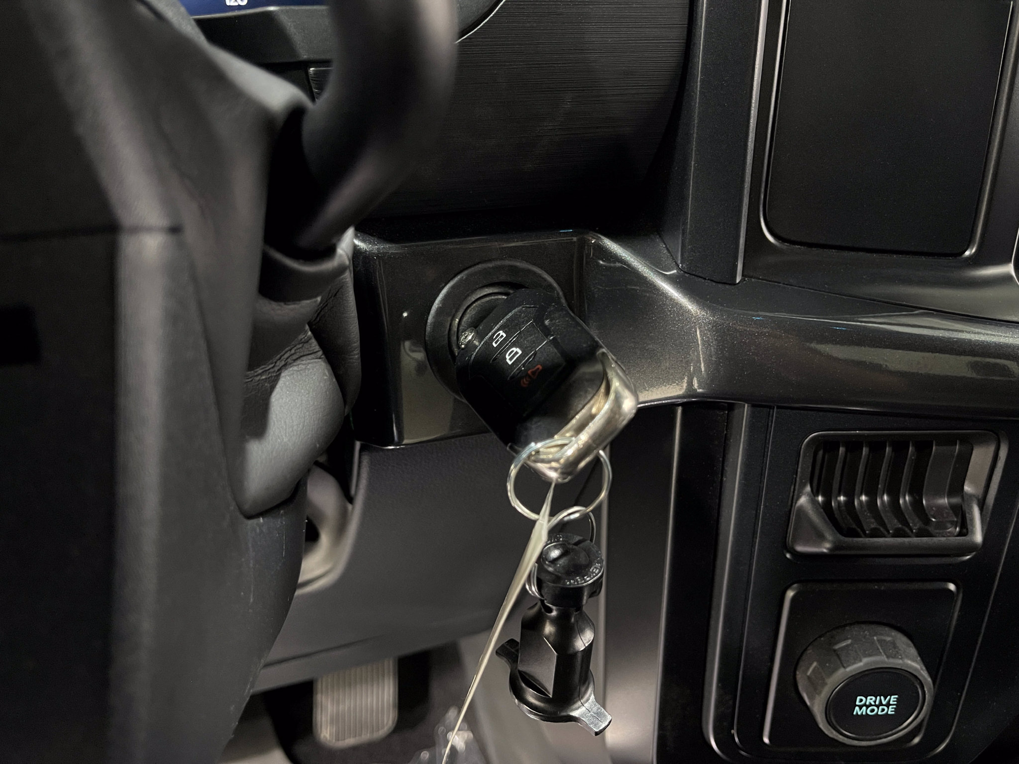 Used 2025 Ford F150 STX RWD image 19