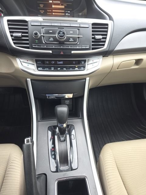 Used 2015 Honda Accord LX image 19