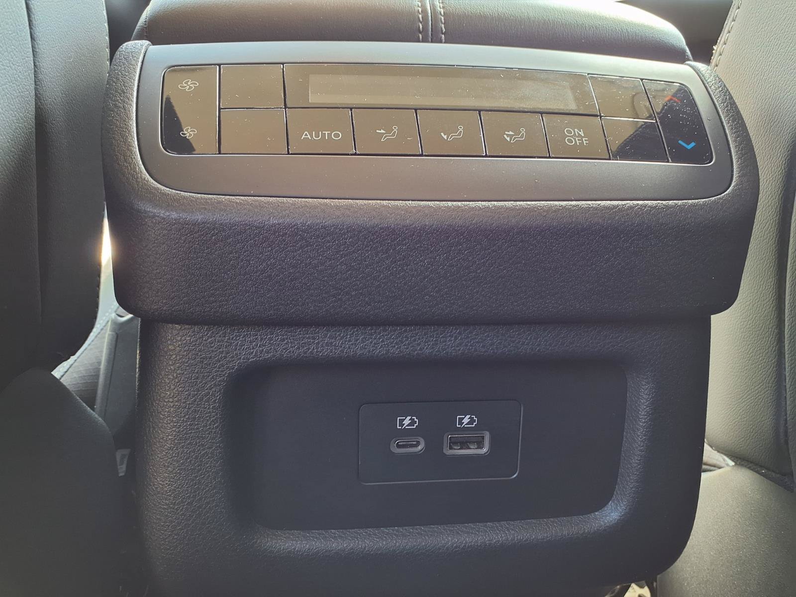 Used 2025 Nissan Pathfinder SL AWD/4WD image 29