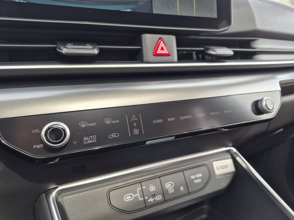New 2026 Kia Carnival SX w/ SX Dark Edition Package FWD image 25