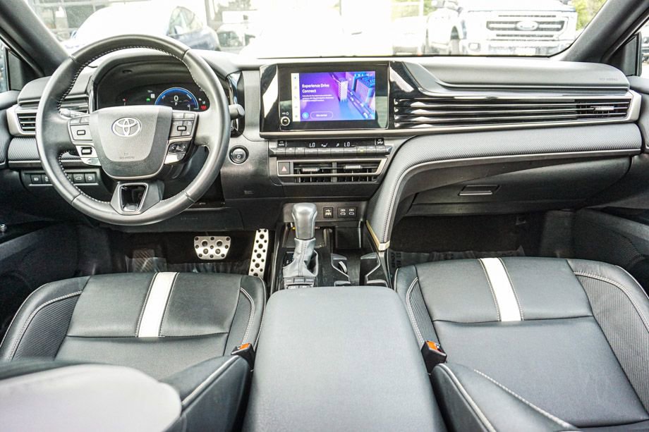 Used 2025 Toyota Camry SE image 22
