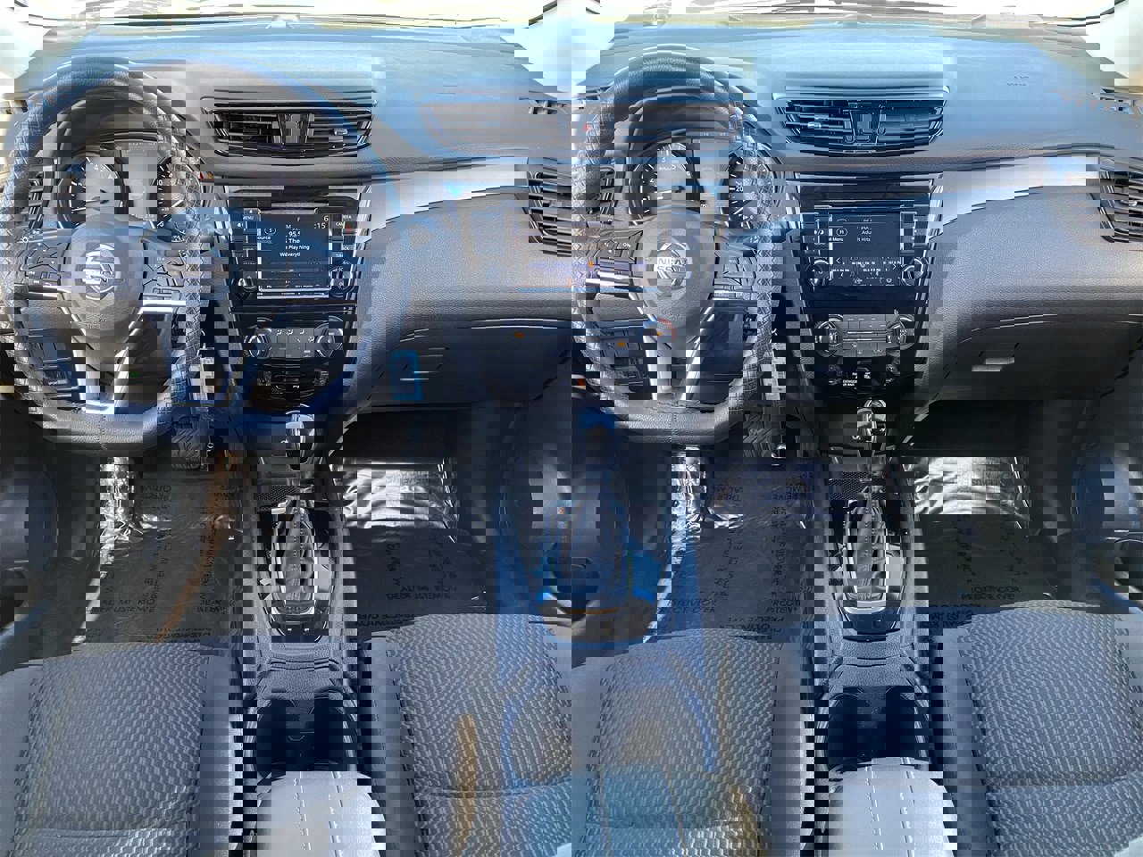 Used 2021 Nissan Rogue Sport S image 16