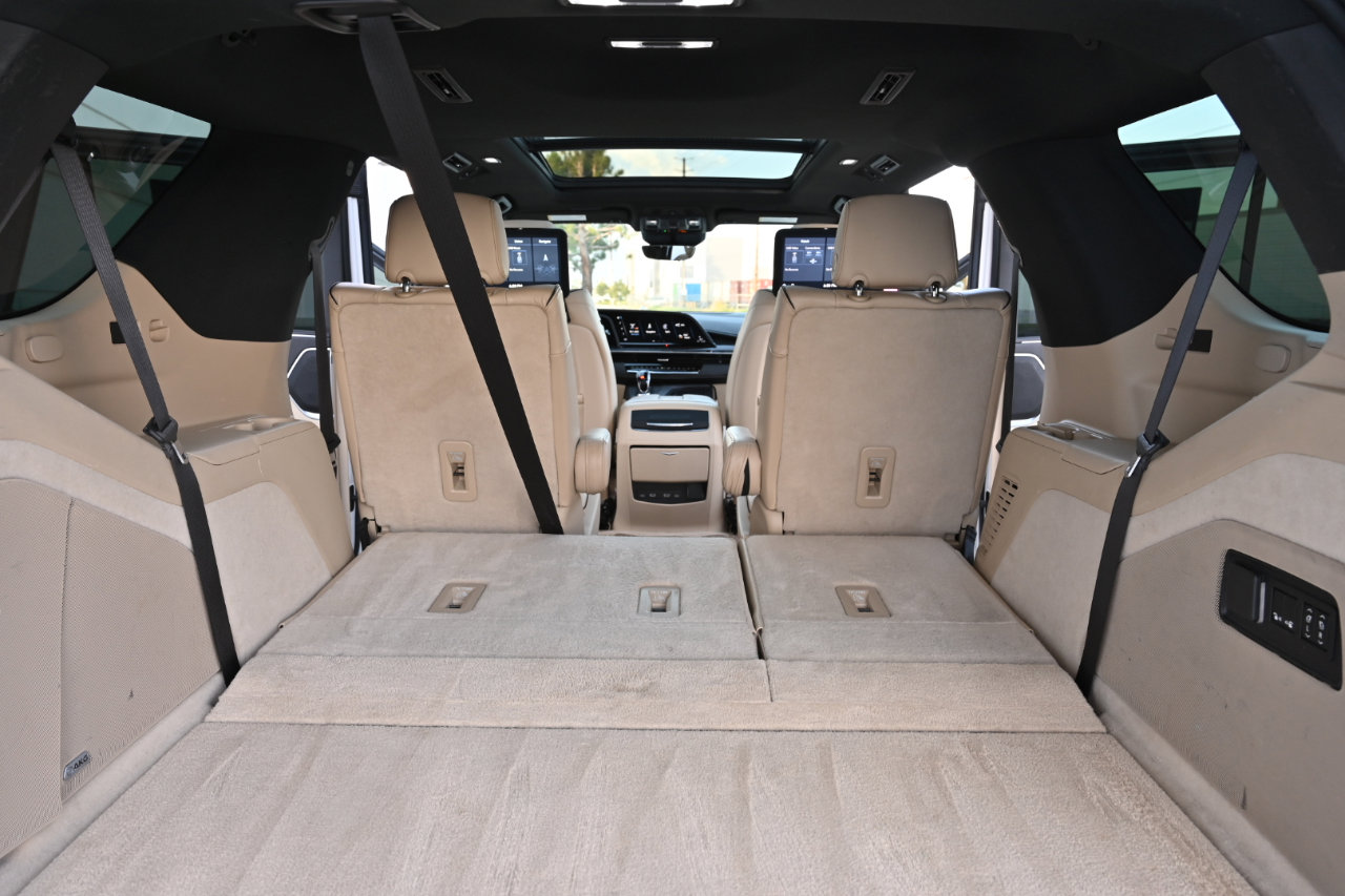 Used 2021 Cadillac Escalade Premium Luxury image 30