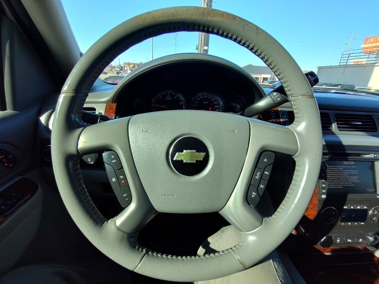 Used 2011 Chevrolet Avalanche LTZ image 19