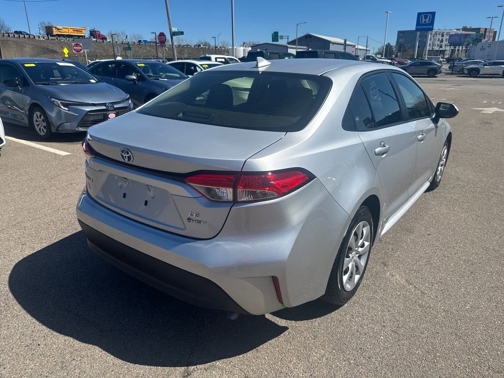 Used 2025 Toyota Corolla LE AWD/4WD image 8