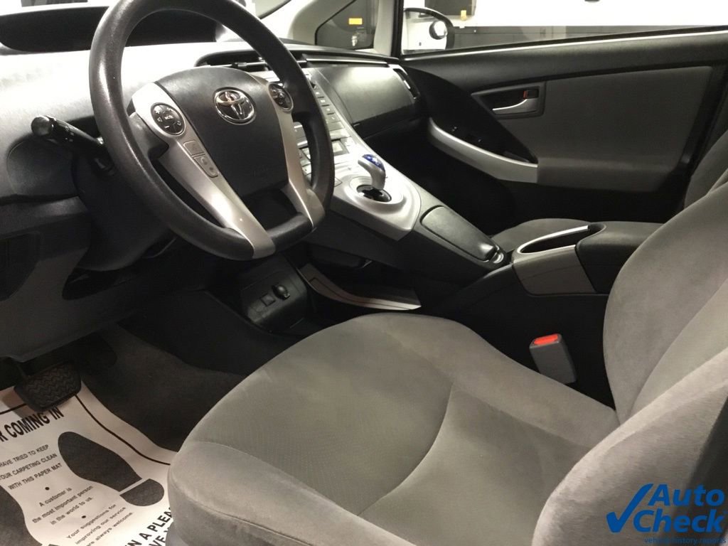 Used 2015 Toyota Prius Three w/ Solar Roof Package image 23