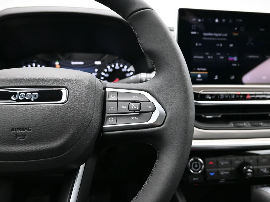 Certified 2025 Jeep Compass Limited image 25