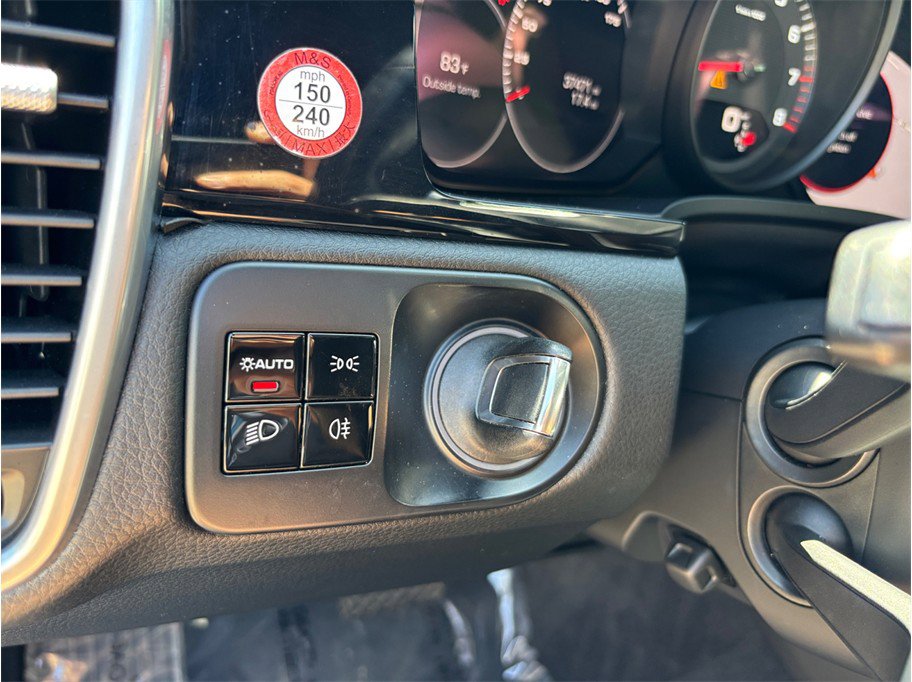 Used 2020 Porsche Cayenne image 31