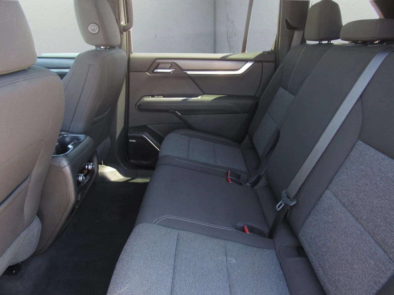 Used 2026 GMC Acadia Elevation FWD image 14