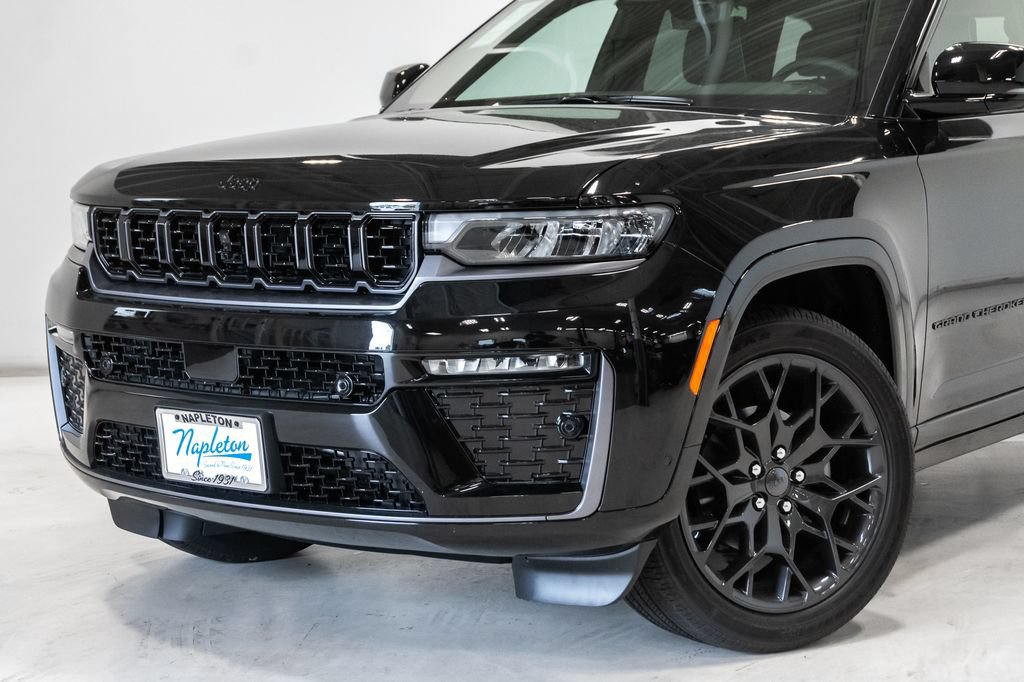New 2026 Jeep Grand Cherokee Summit w/ Obsidian Package AWD/4WD image 2
