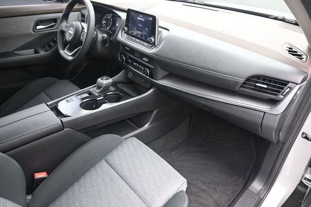 Used 2023 Nissan Rogue SV FWD image 39