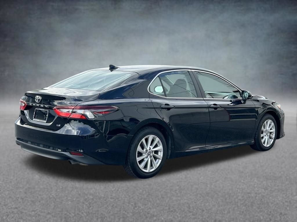 Used 2023 Toyota Camry LE FWD image 5
